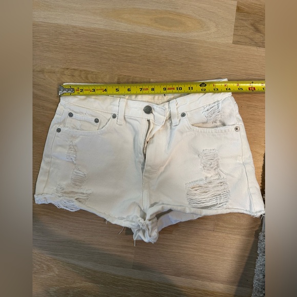 Lovers and Friends White Jean Shorts - Picture 6 of 10
